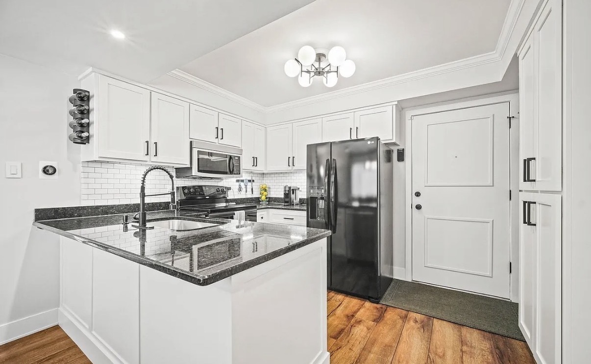 9950 Shady Lane #1B, Orland Park, IL 60462