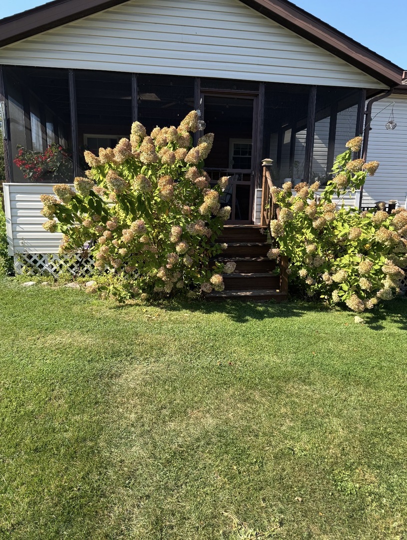 25225 N Virginia Avenue, Lake Zurich, IL 60047