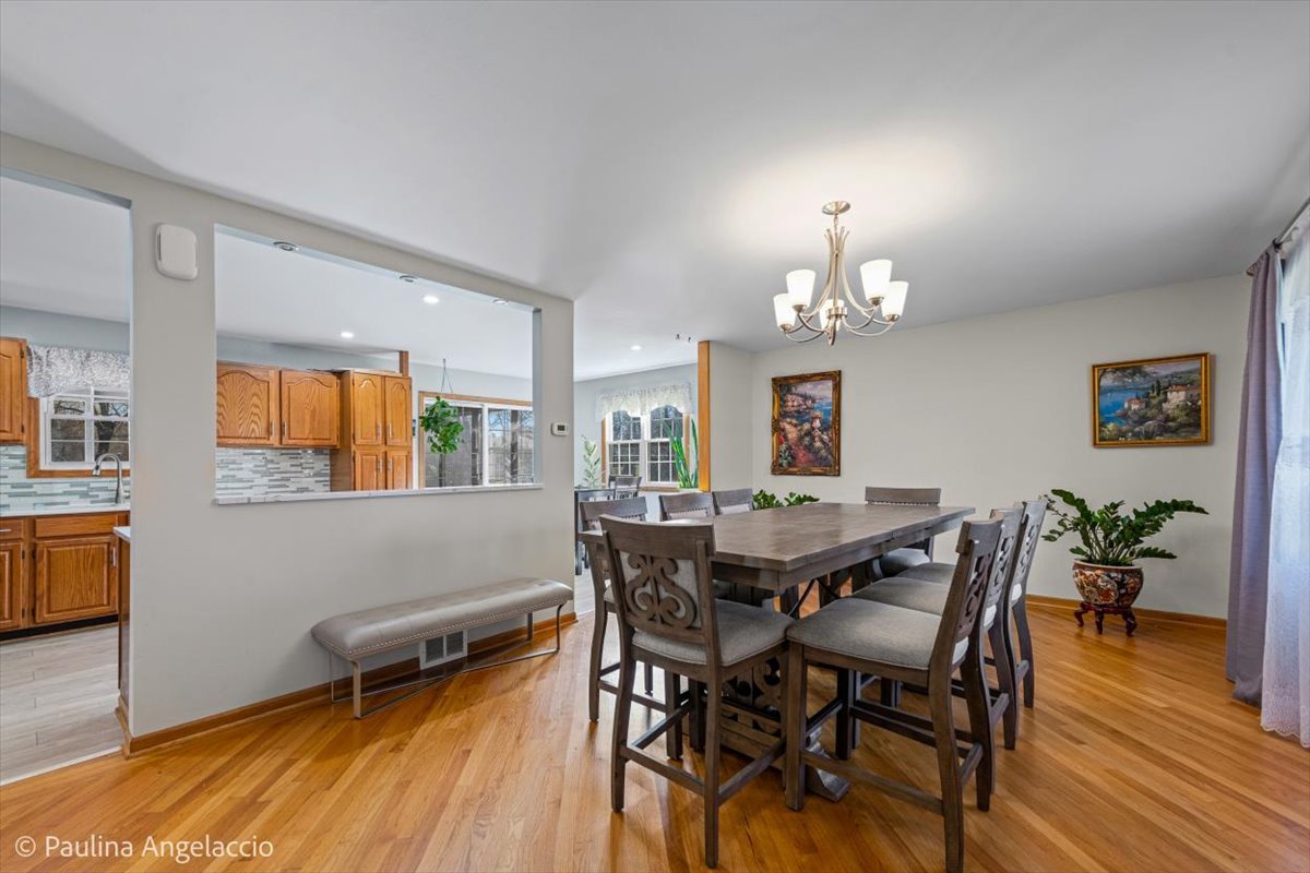 25225 N Virginia Avenue, Lake Zurich, IL 60047