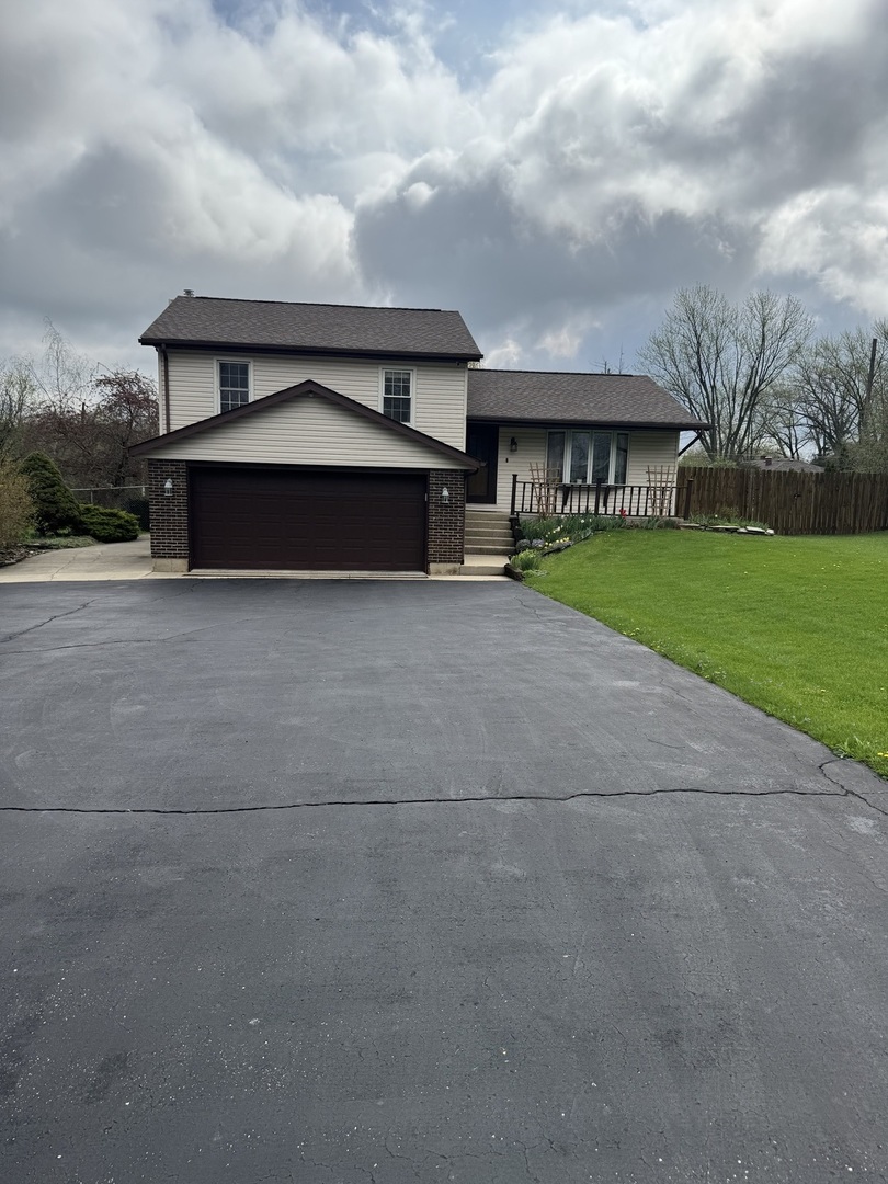 25225 N Virginia Avenue, Lake Zurich, IL 60047