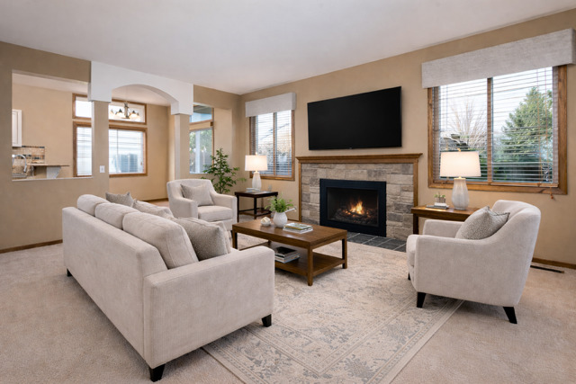 323 Mallard Lane, Sugar Grove, IL 60554