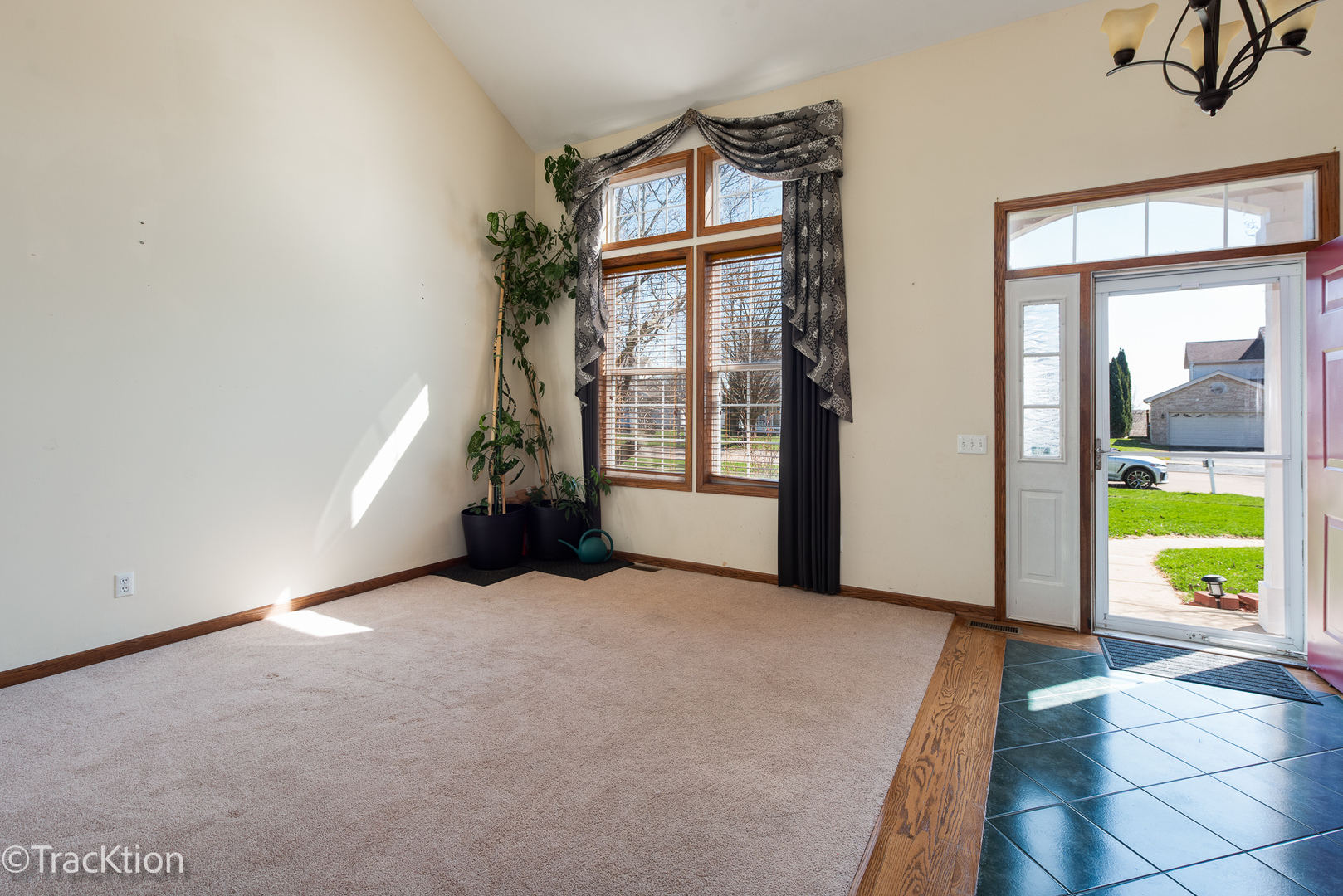 323 Mallard Lane, Sugar Grove, IL 60554