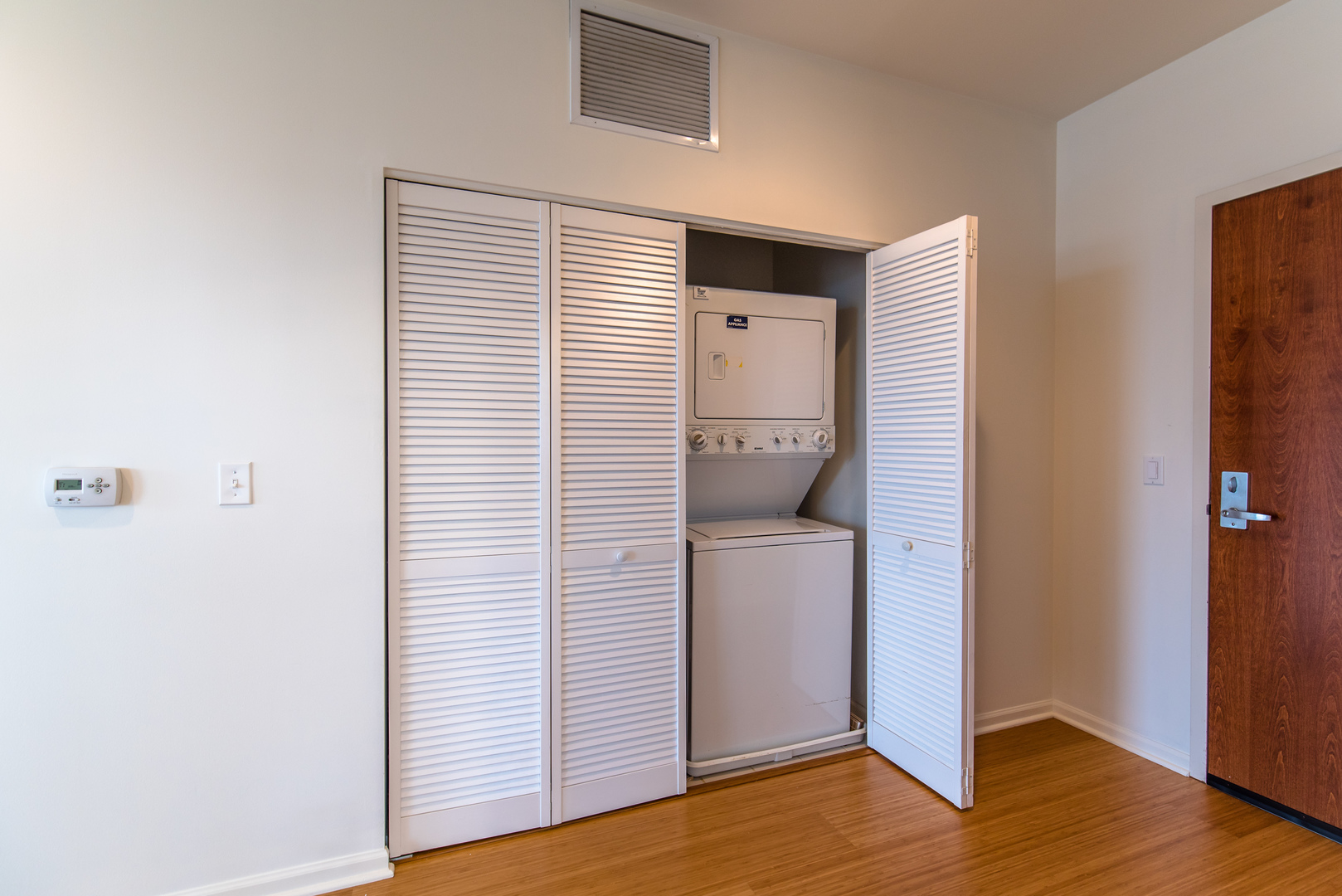 850 Village Center Drive #306, Burr Ridge, IL 60527