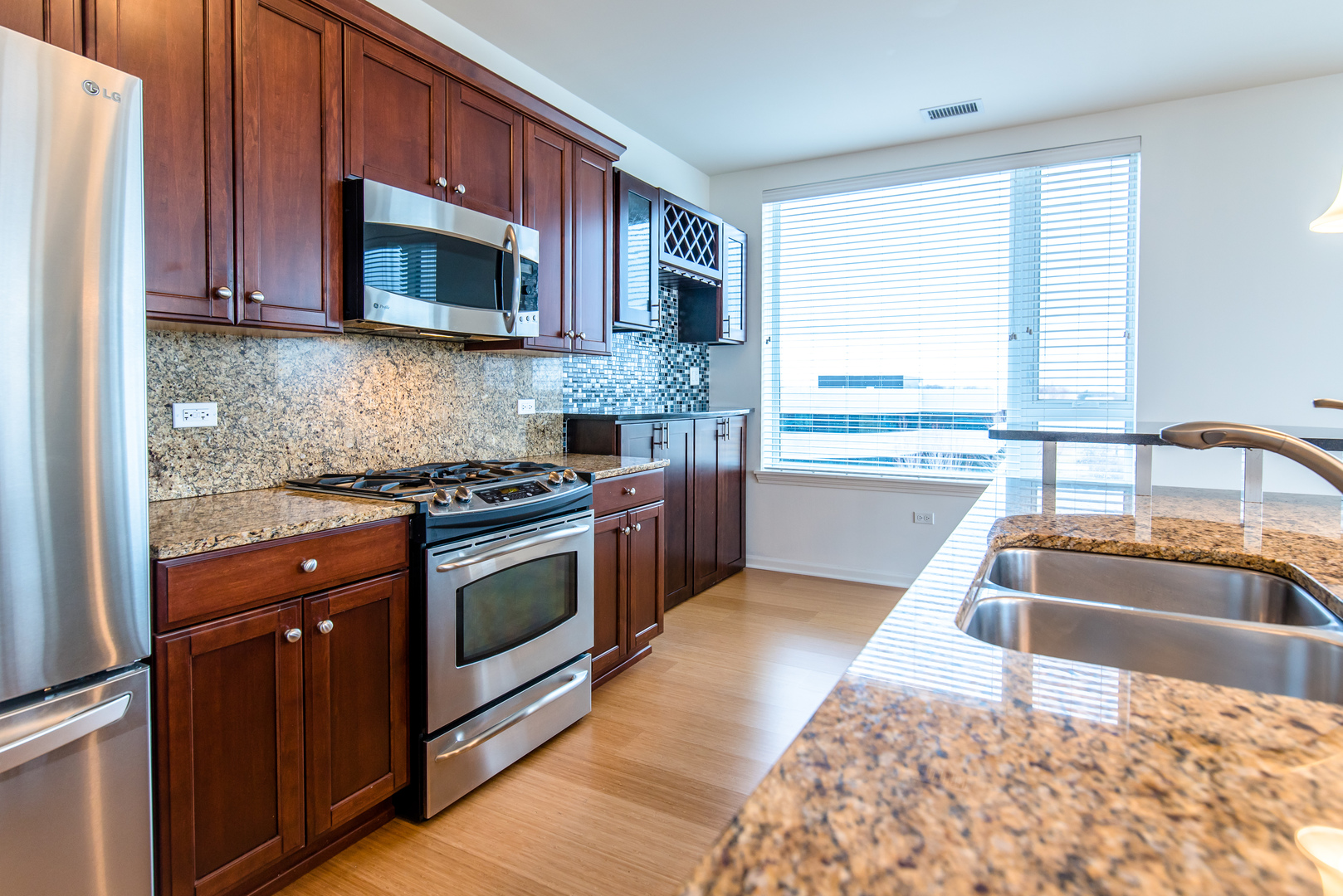 850 Village Center Drive #306, Burr Ridge, IL 60527