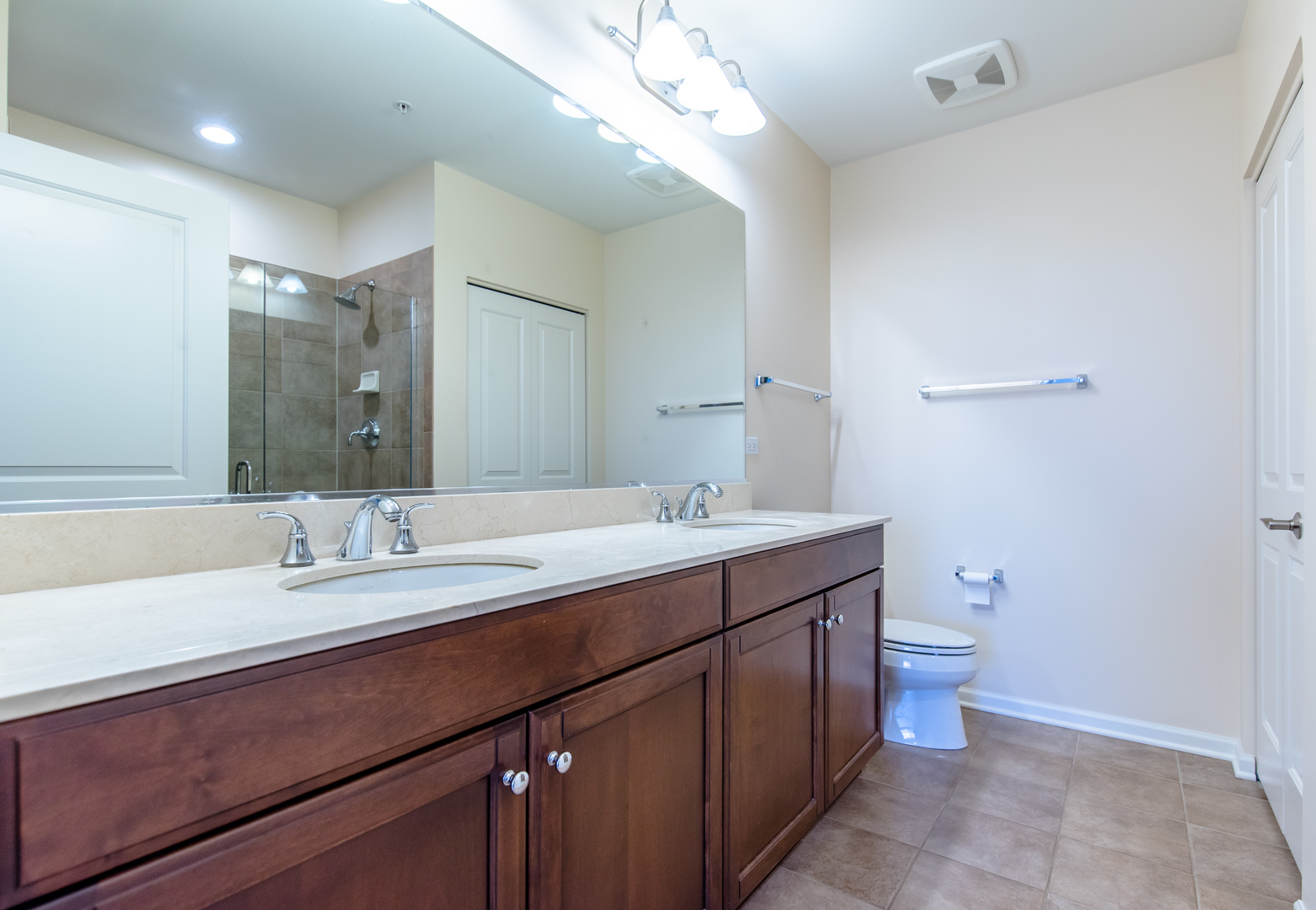 850 Village Center Drive #306, Burr Ridge, IL 60527