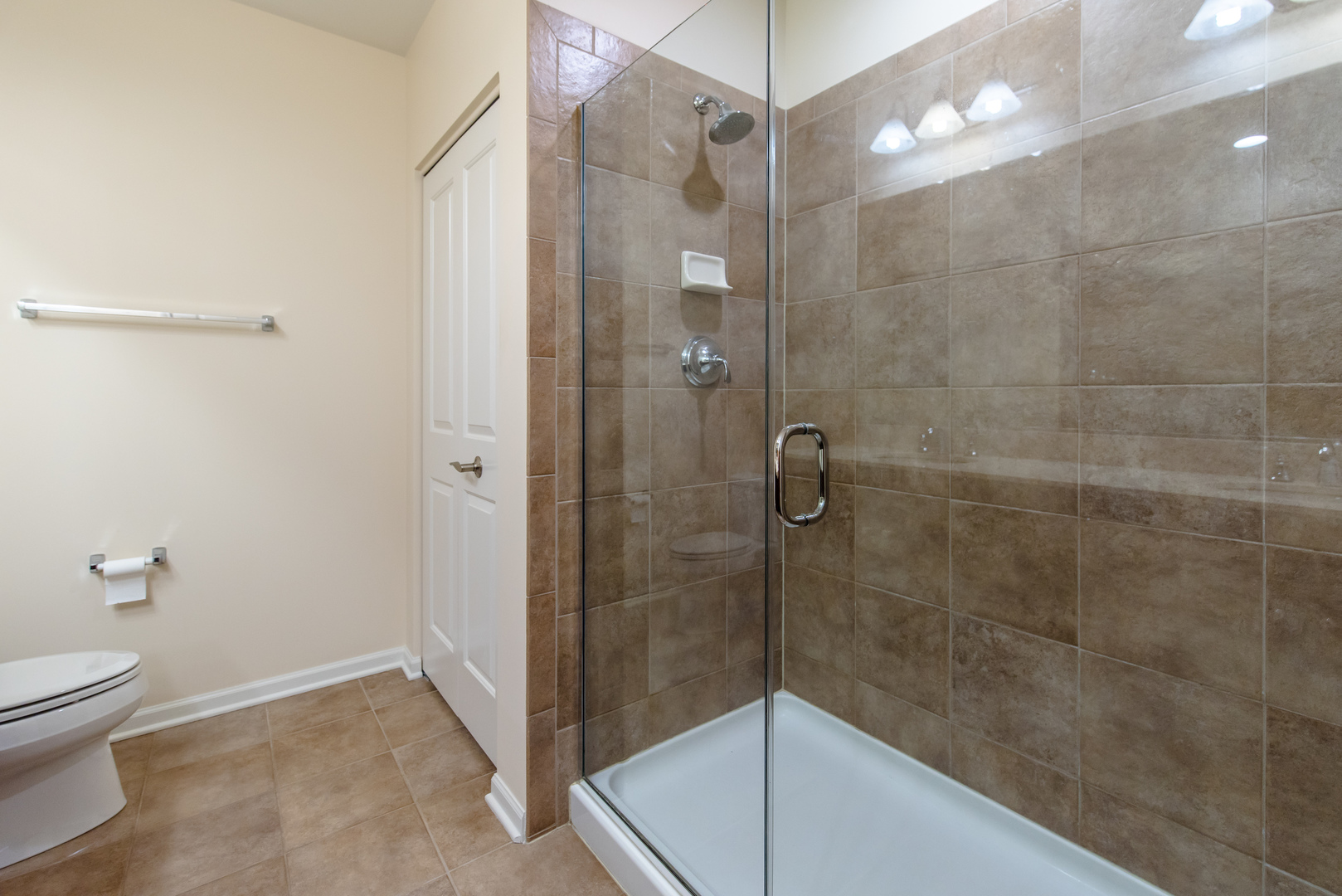 850 Village Center Drive #306, Burr Ridge, IL 60527