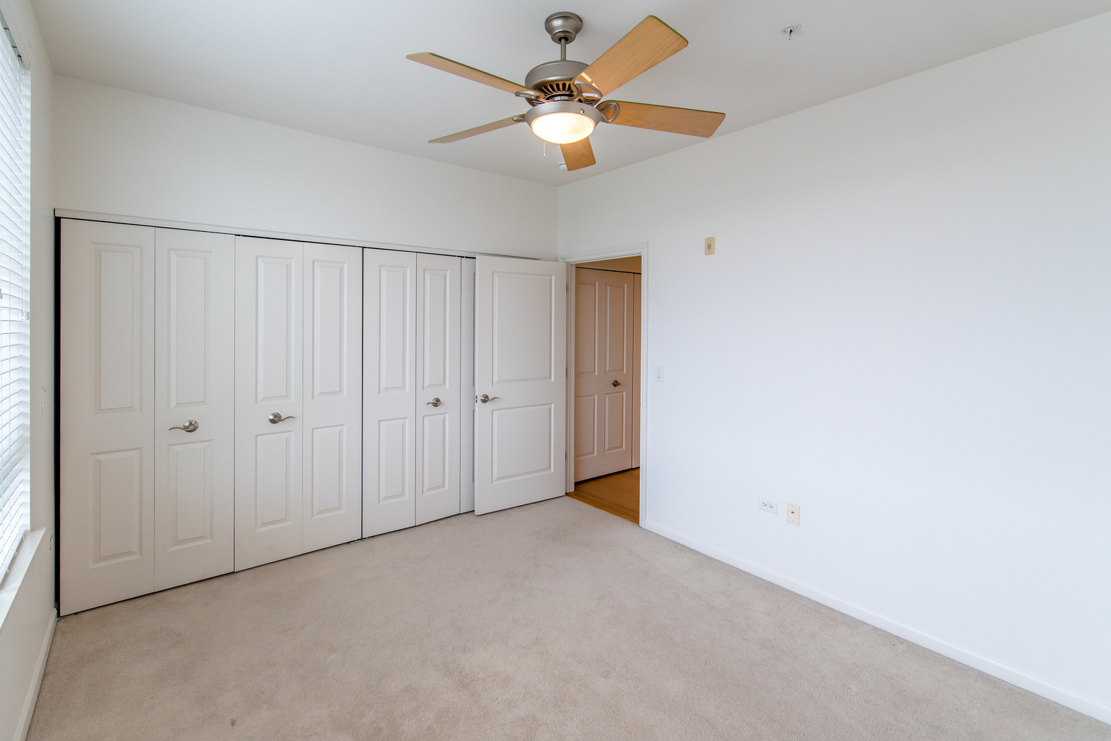 850 Village Center Drive #306, Burr Ridge, IL 60527