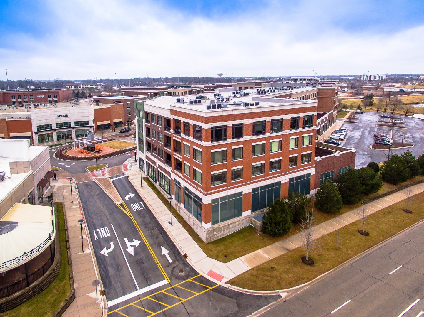 850 Village Center Drive #306, Burr Ridge, IL 60527