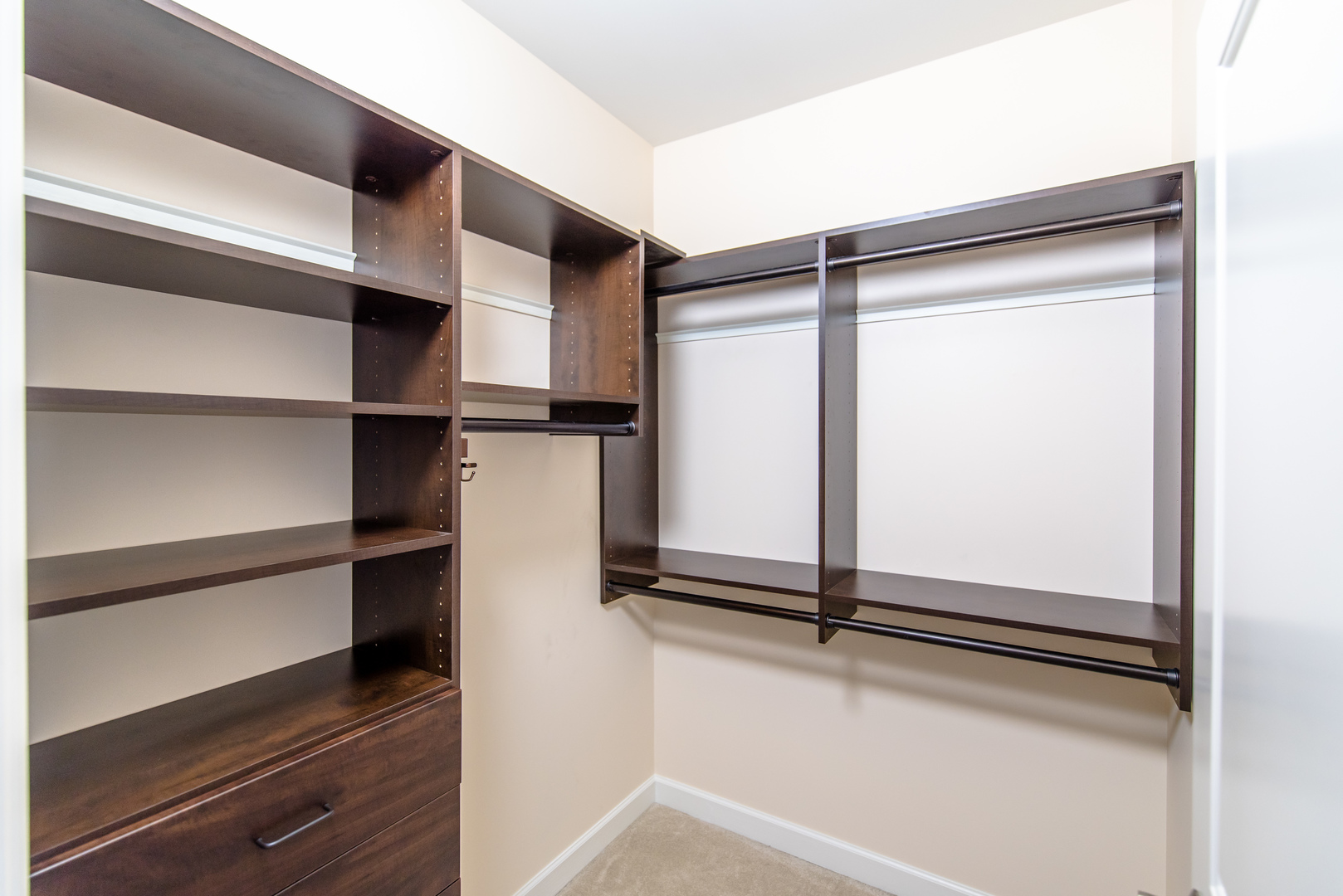 850 Village Center Drive #306, Burr Ridge, IL 60527