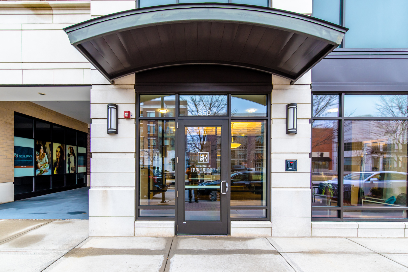 850 Village Center Drive #306, Burr Ridge, IL 60527