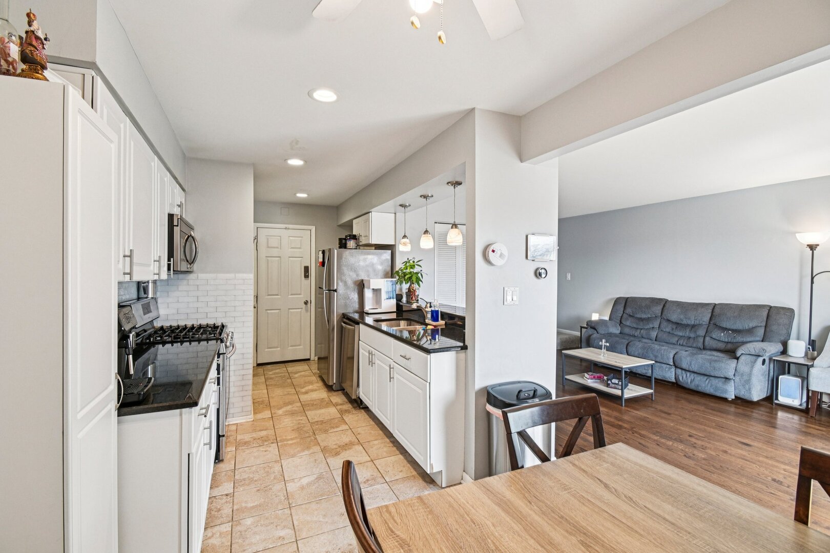 8338 Portsmouth Drive #B, Darien, IL 60561