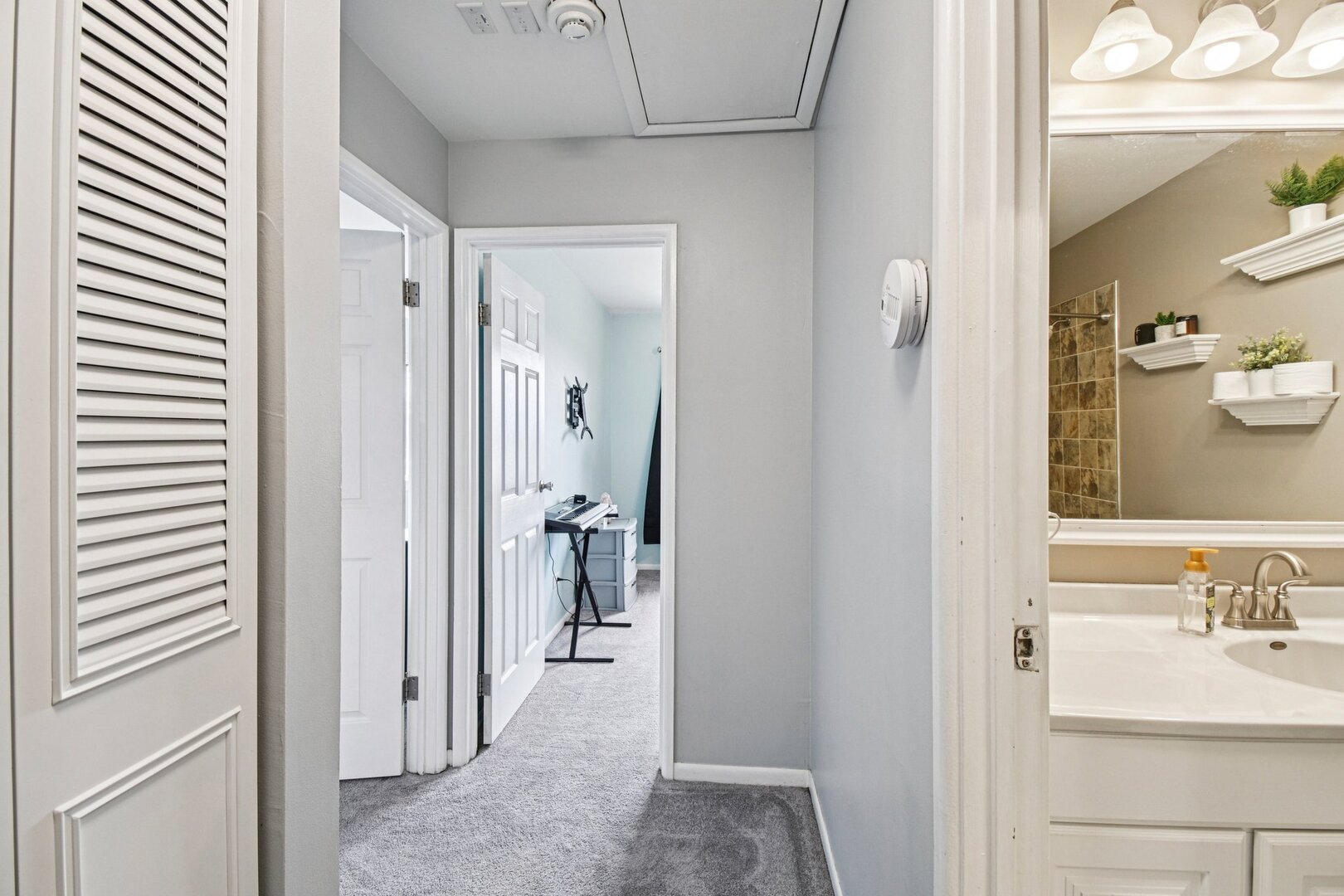 8338 Portsmouth Drive #B, Darien, IL 60561