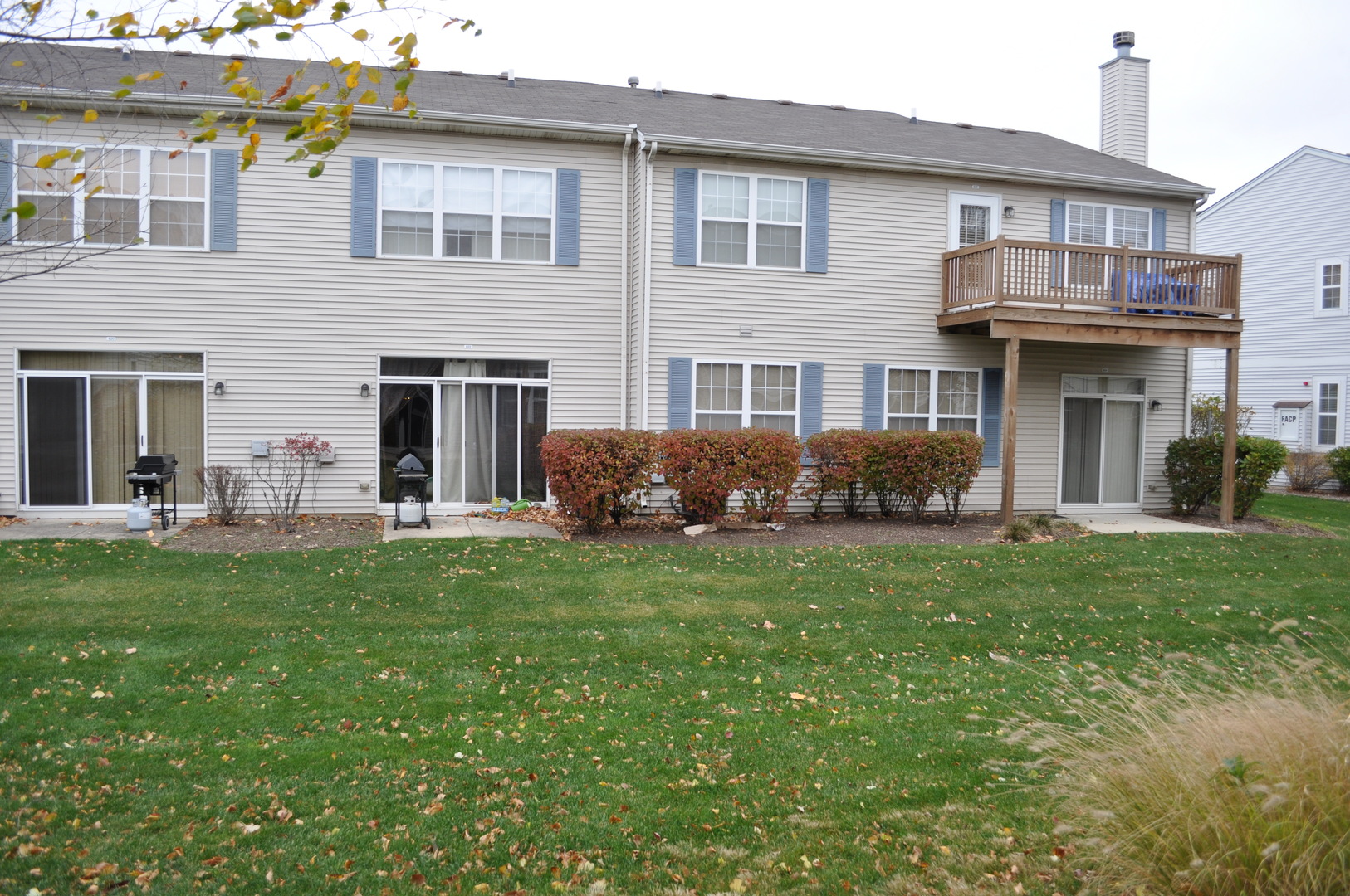 819 Genesee Drive, Naperville, IL 60563