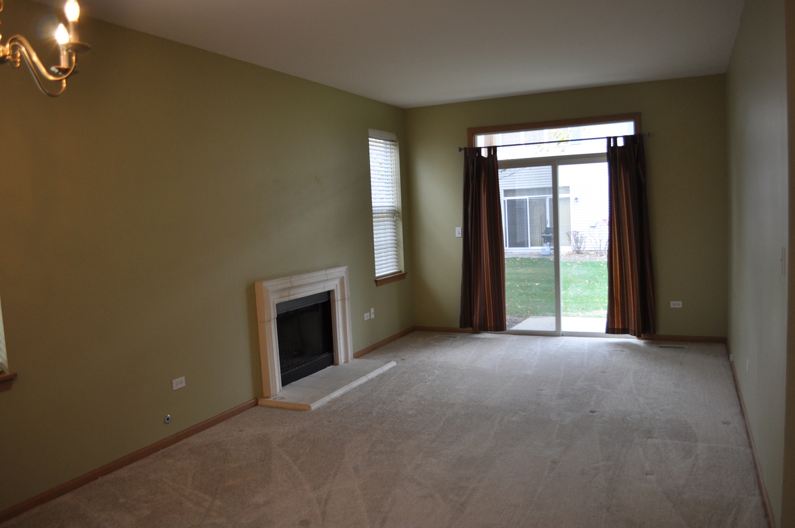 819 Genesee Drive, Naperville, IL 60563