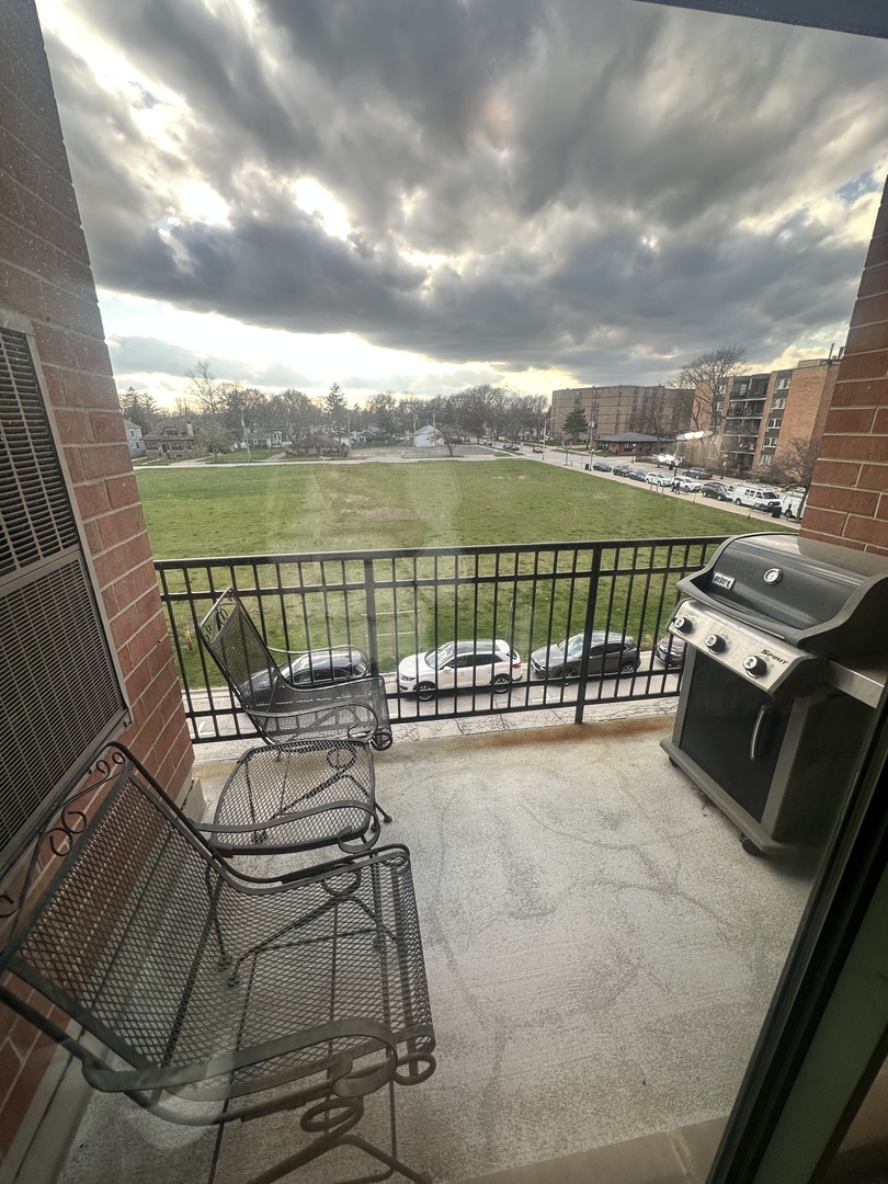 1 S Highland Avenue #306, Arlington Heights, IL 60005