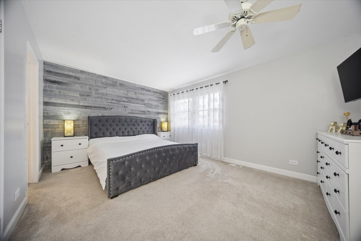 30W447 Fairway Drive, Naperville, IL 60563