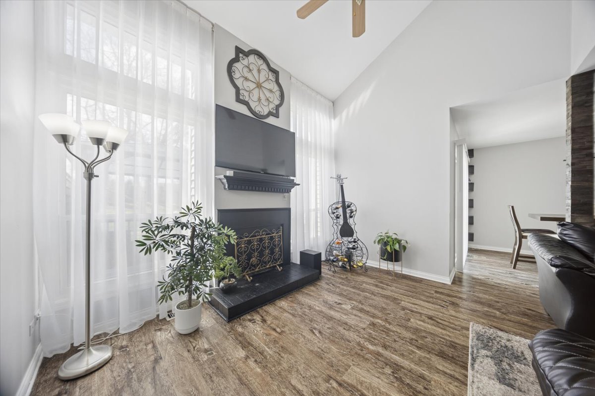 30W447 Fairway Drive, Naperville, IL 60563