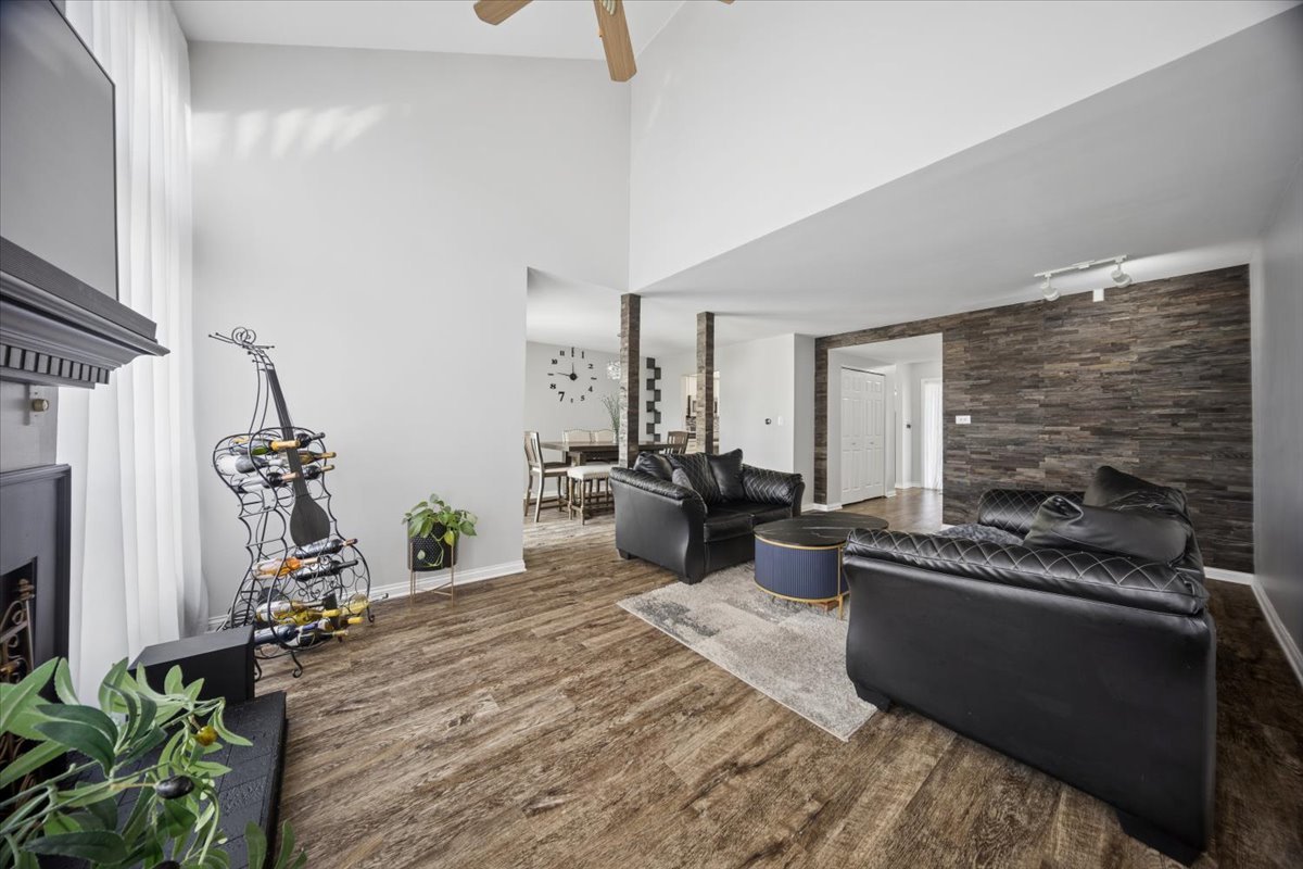 30W447 Fairway Drive, Naperville, IL 60563