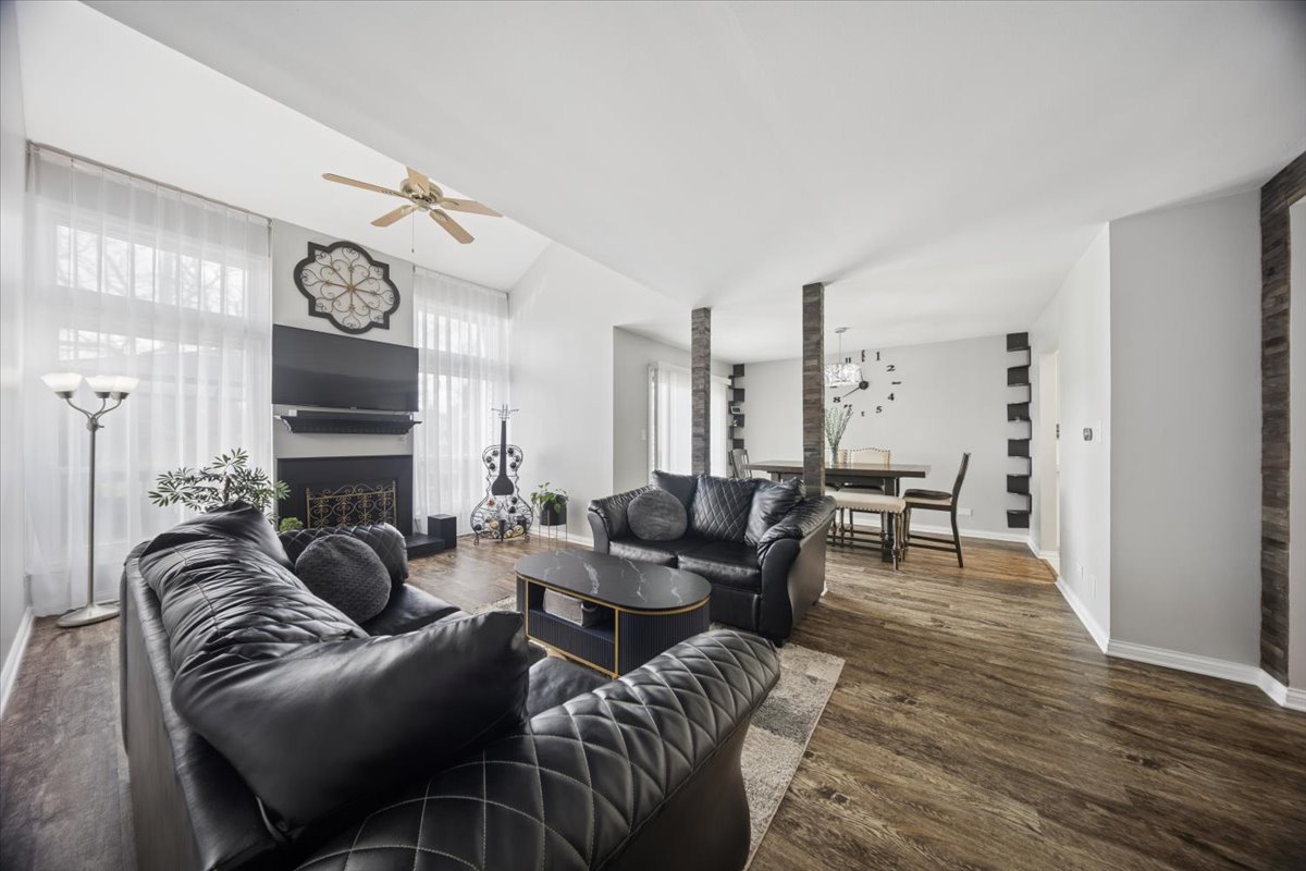 30W447 Fairway Drive, Naperville, IL 60563