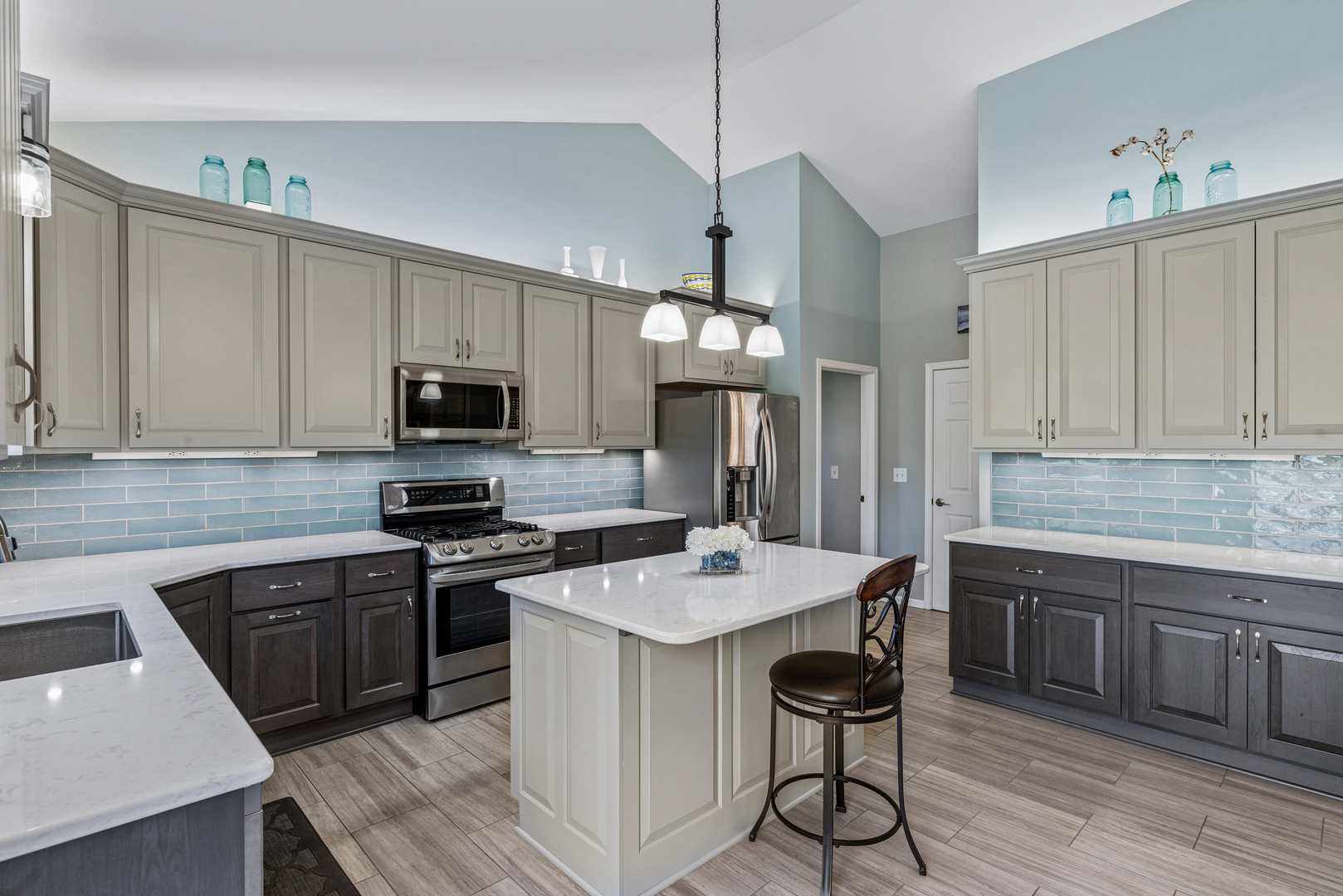 410 Middlebury Drive, Lake Villa, IL 60046