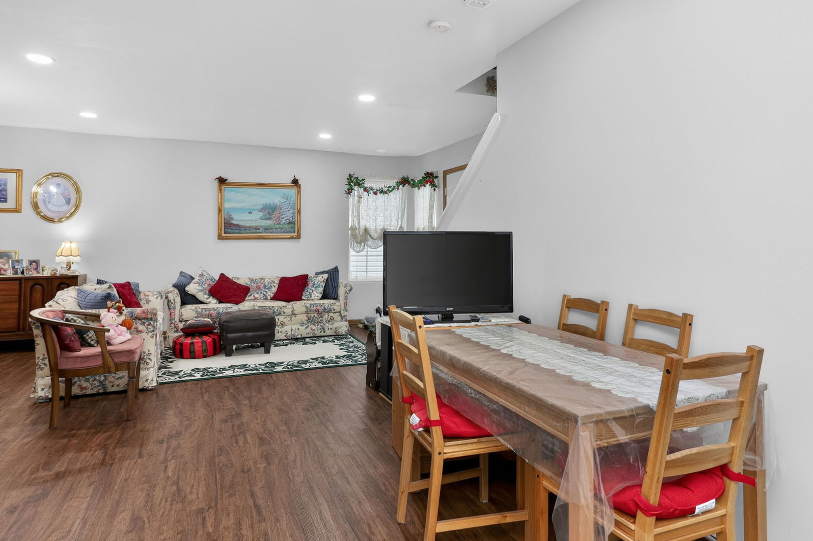 342 Ogden Falls Boulevard, Oswego, IL 60543