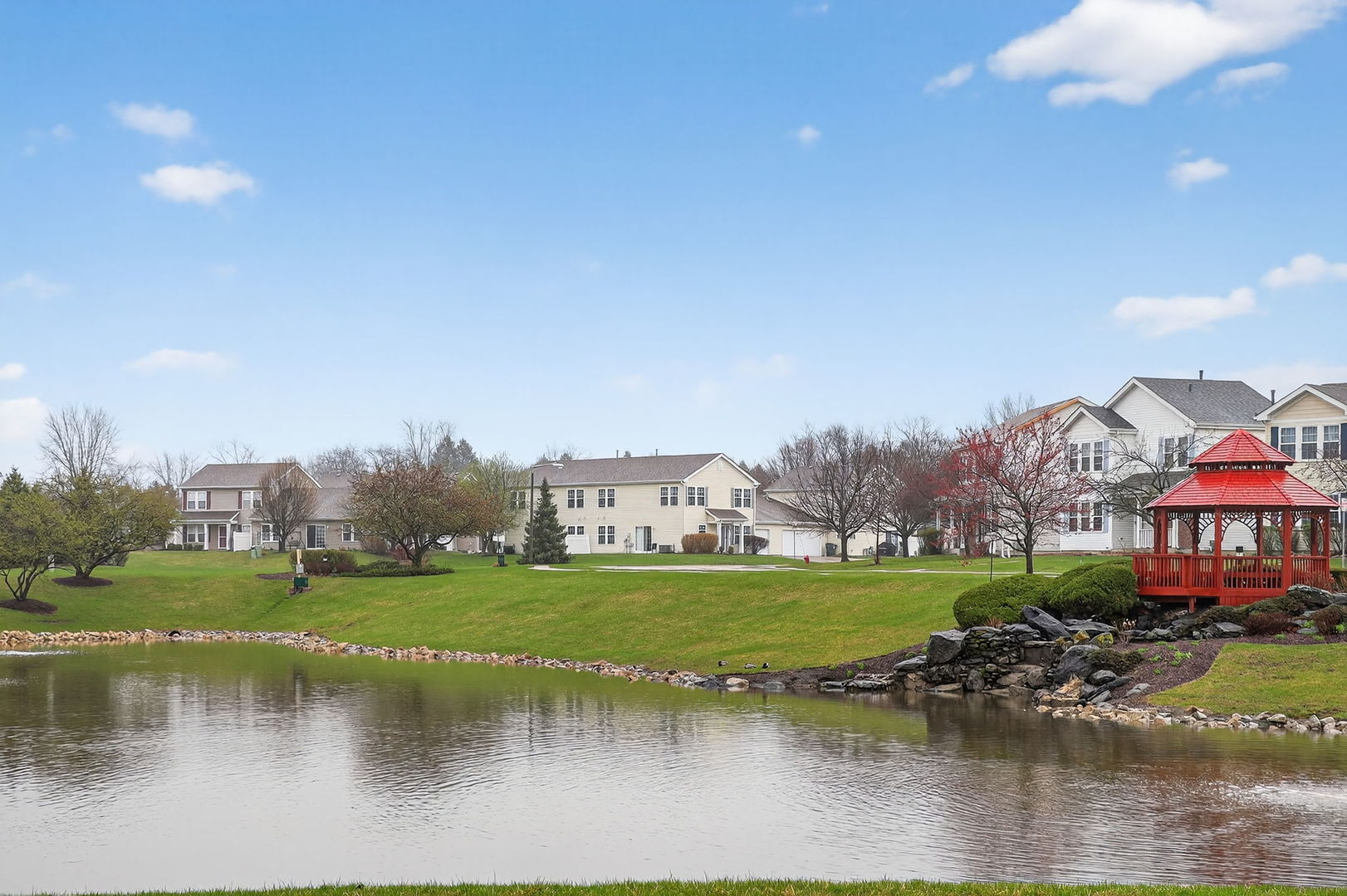 342 Ogden Falls Boulevard, Oswego, IL 60543