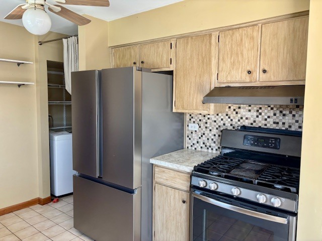 332 El Paso Lane, Carol Stream, IL 60188