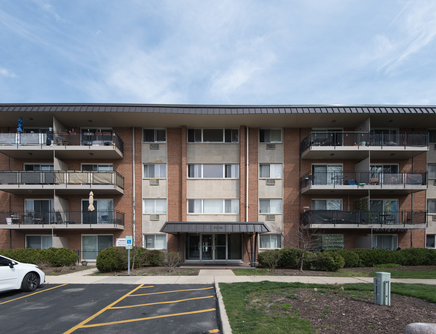 2206 S Goebbert Road #404, Arlington Heights, IL 60005