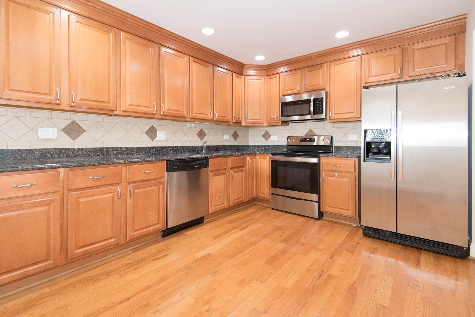 2206 S Goebbert Road #404, Arlington Heights, IL 60005