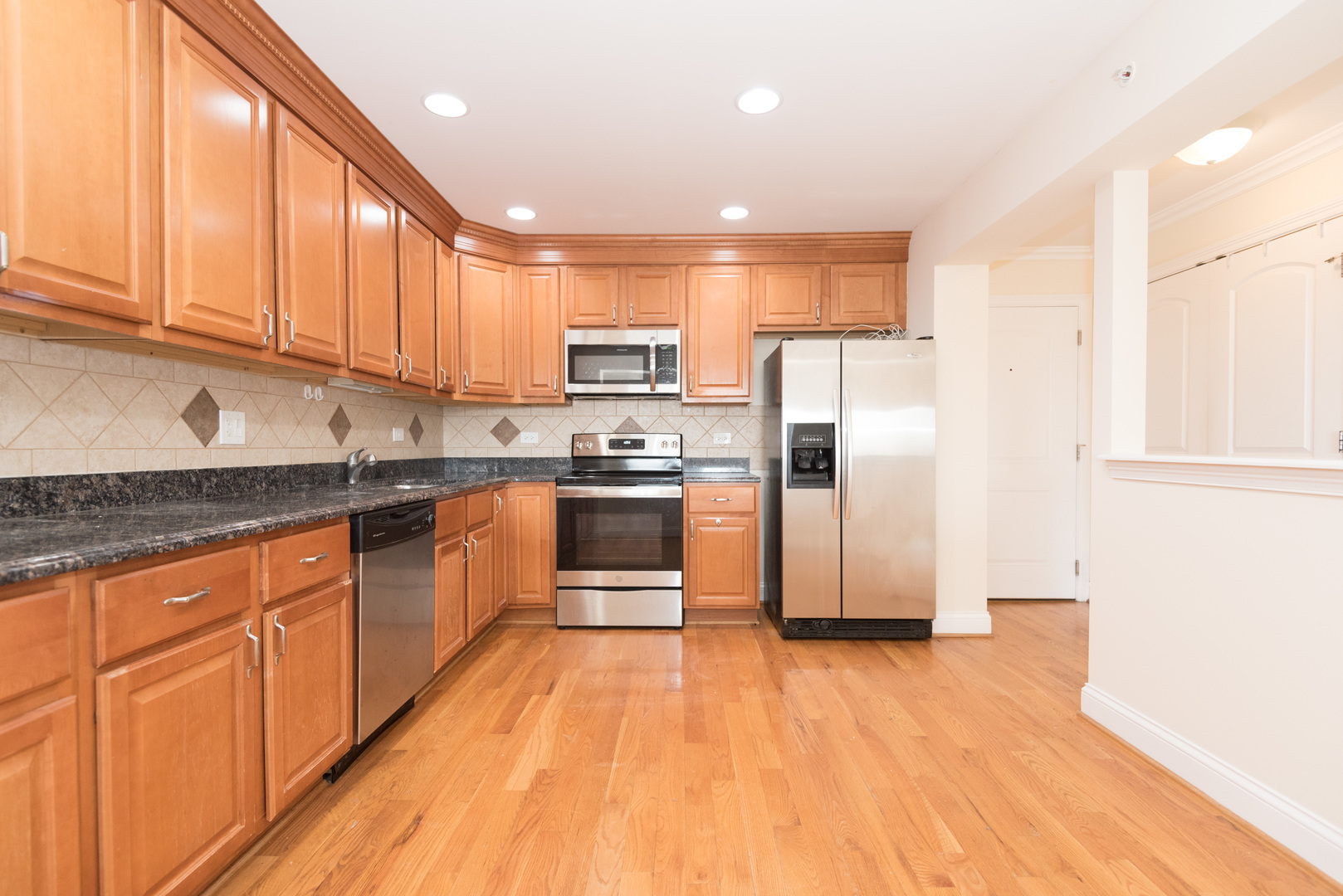 2206 S Goebbert Road #404, Arlington Heights, IL 60005