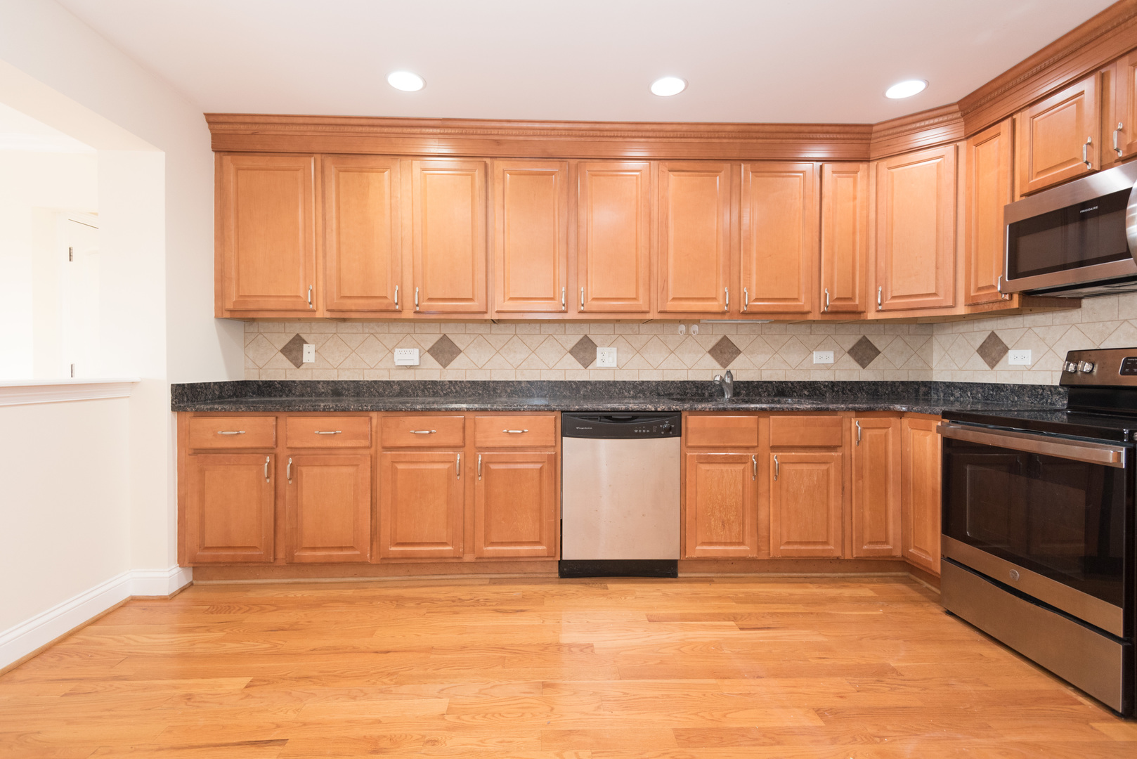 2206 S Goebbert Road #404, Arlington Heights, IL 60005