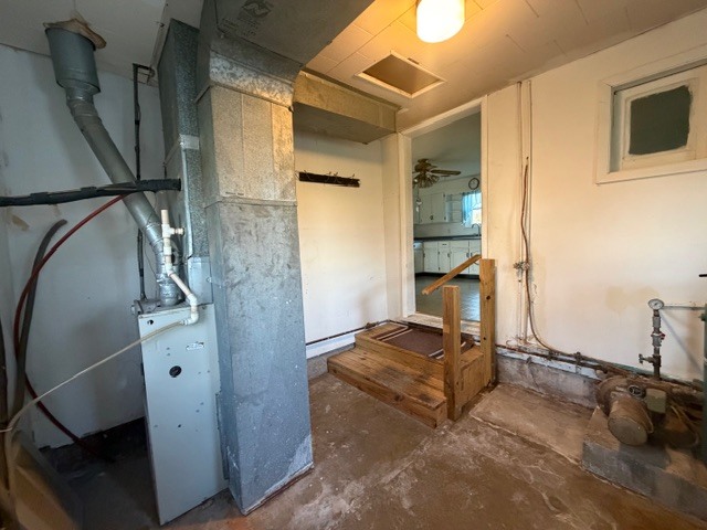 118 S Bloomington Street, Dewitt, IL 61735