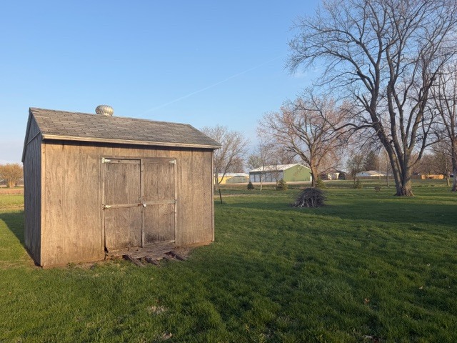 118 S Bloomington Street, Dewitt, IL 61735