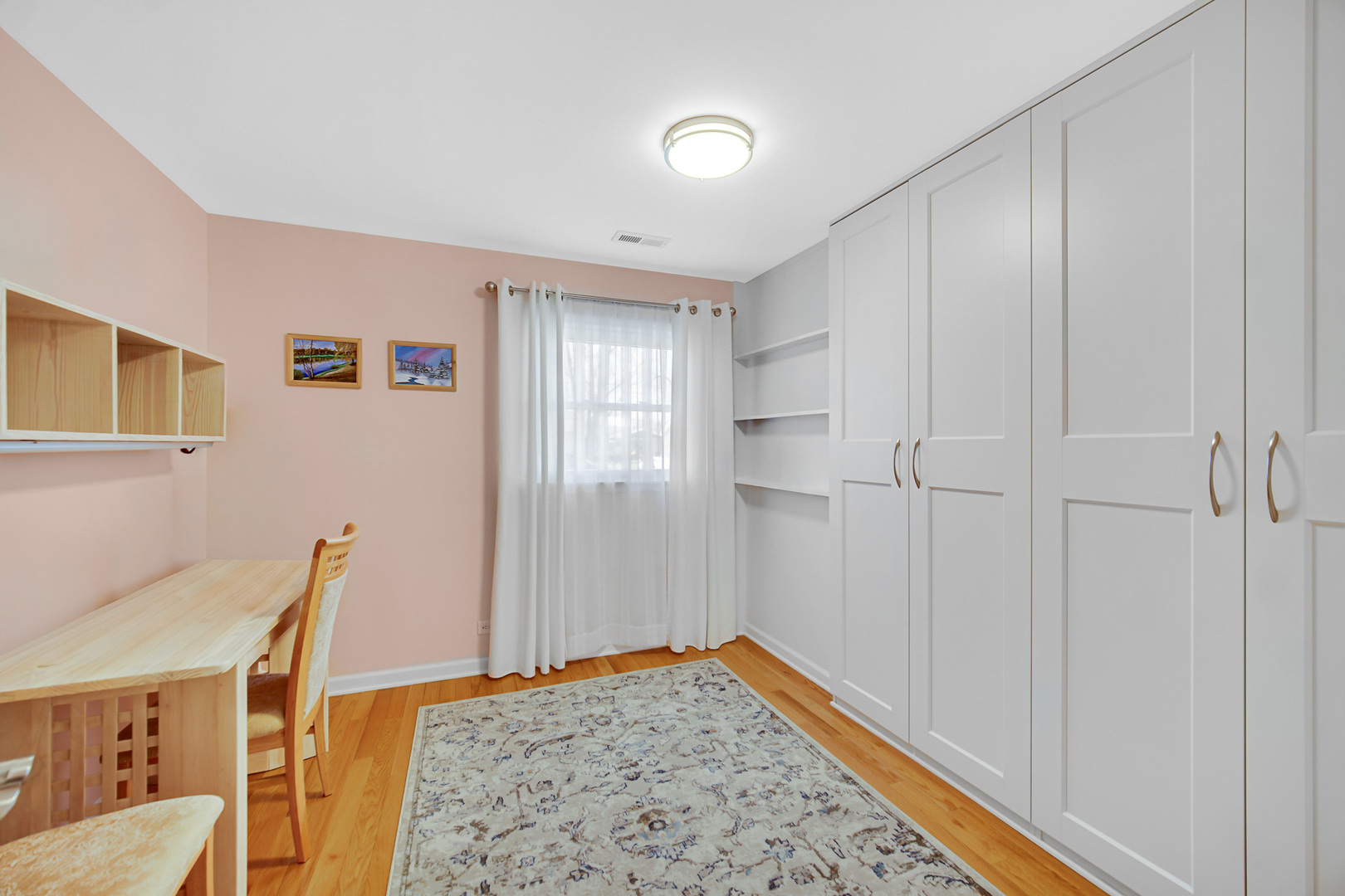 327 N Pershing Avenue, Mundelein, IL 60060