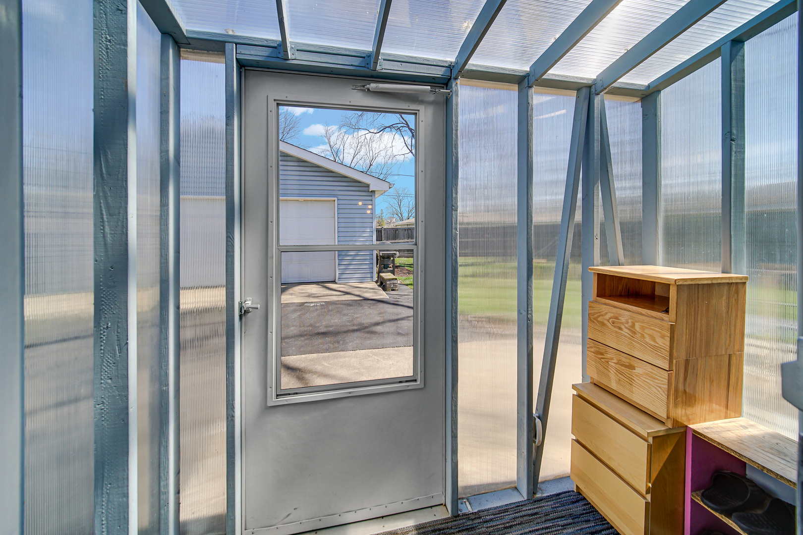 327 N Pershing Avenue, Mundelein, IL 60060