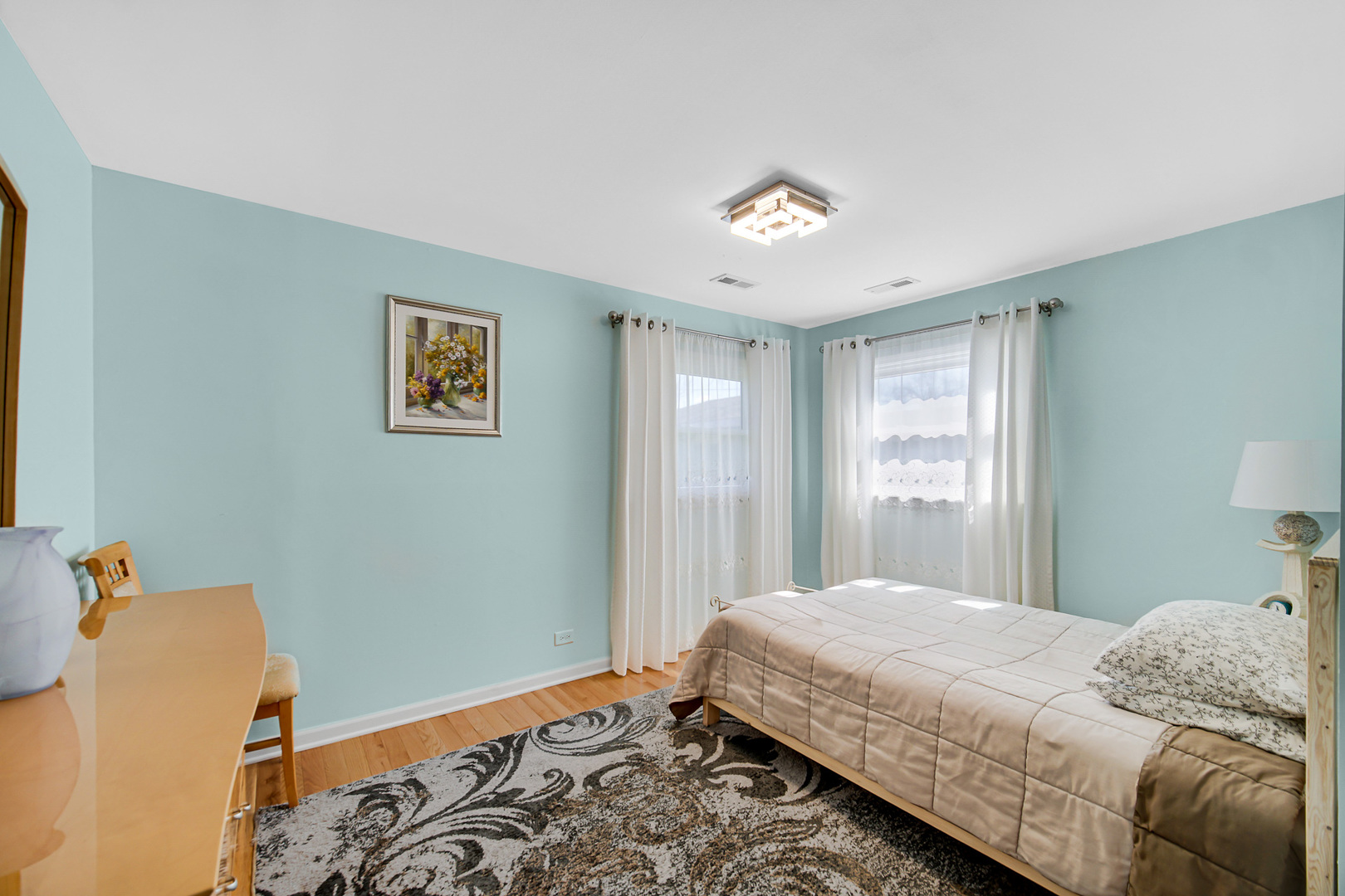 327 N Pershing Avenue, Mundelein, IL 60060