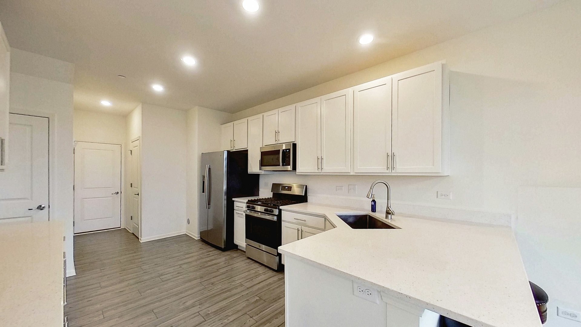 2009 Stuttle Road #2009, Batavia, IL 60510