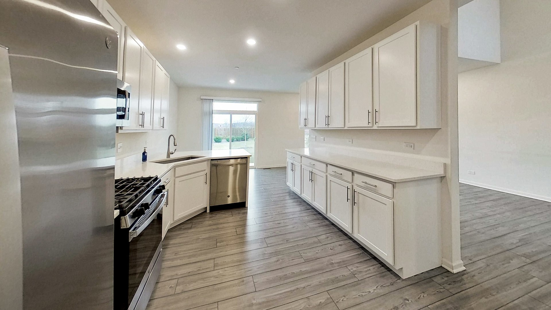 2009 Stuttle Road #2009, Batavia, IL 60510