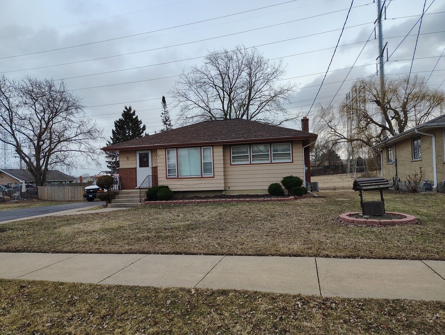 2617 W Greenwood Avenue, Waukegan, IL 60087
