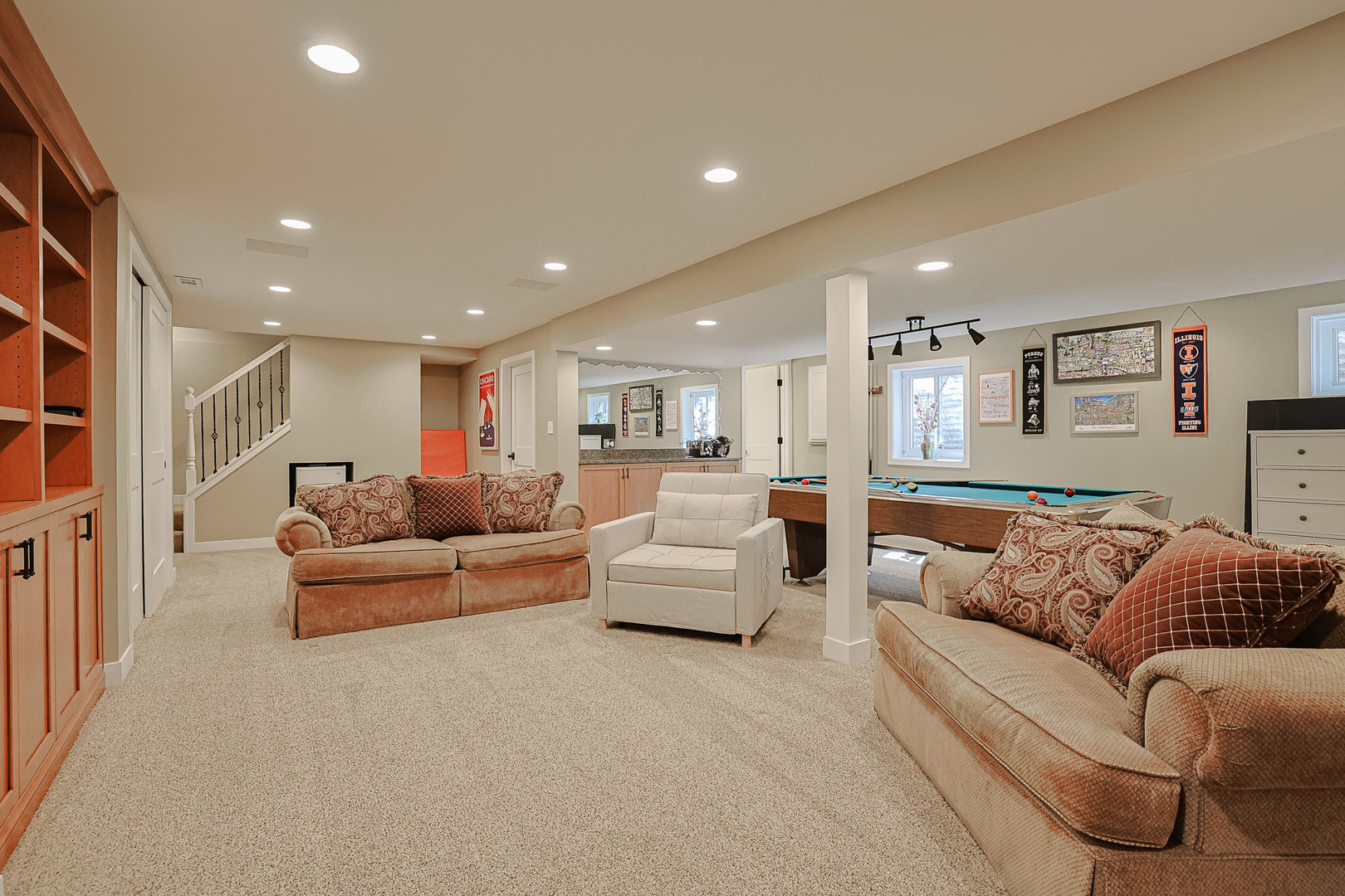 229 Tudor Lane, Schaumburg, IL 60193