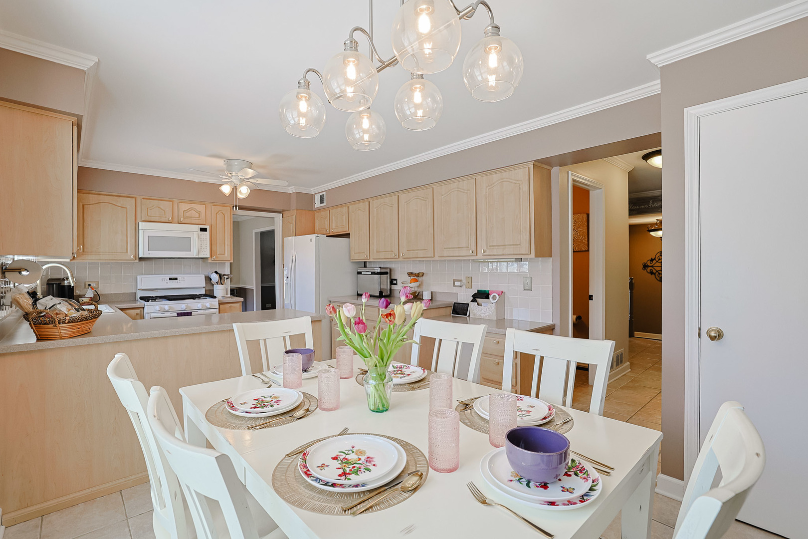 229 Tudor Lane, Schaumburg, IL 60193