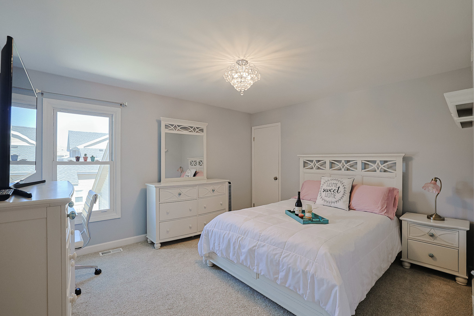 229 Tudor Lane, Schaumburg, IL 60193