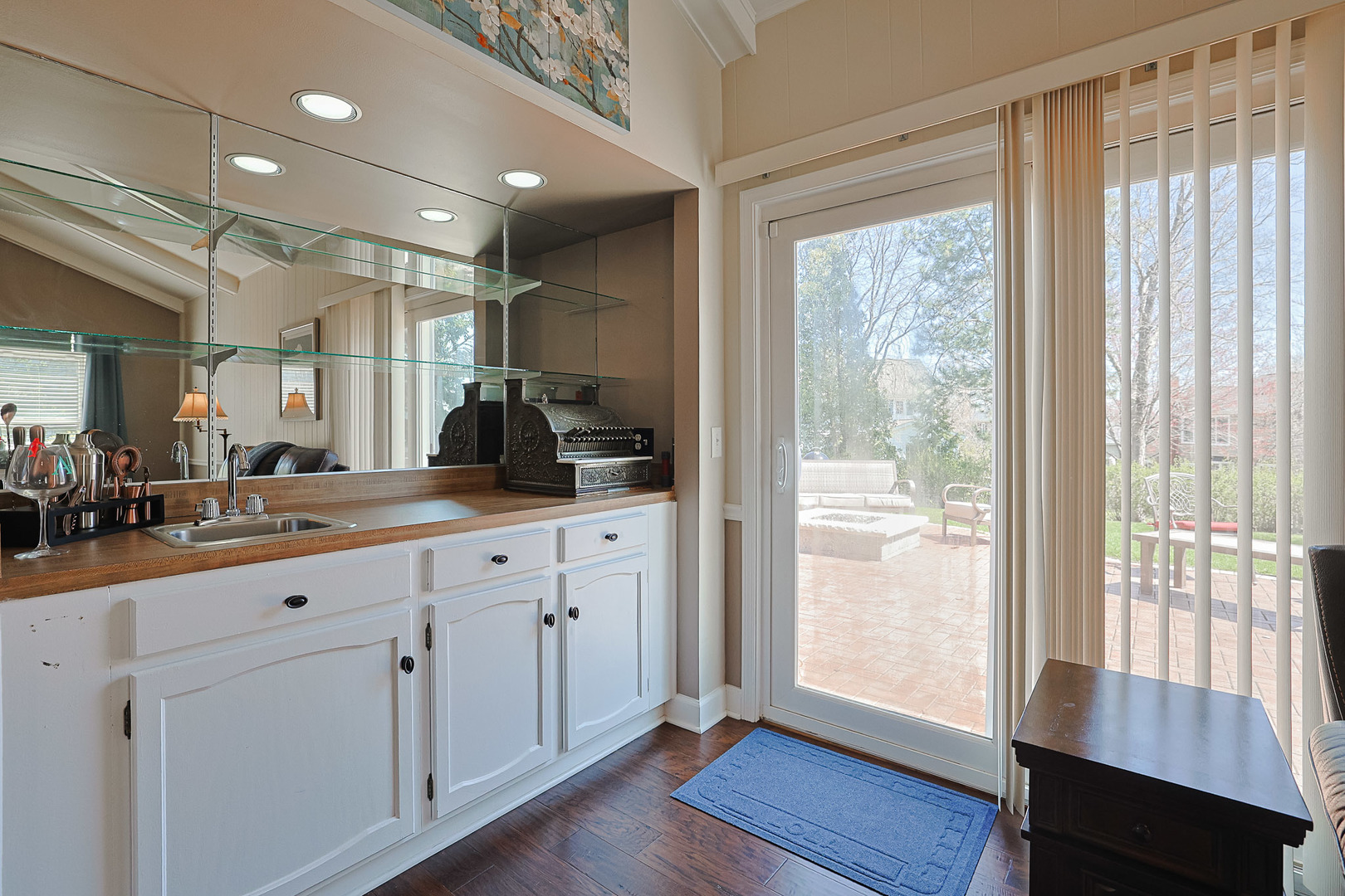 229 Tudor Lane, Schaumburg, IL 60193