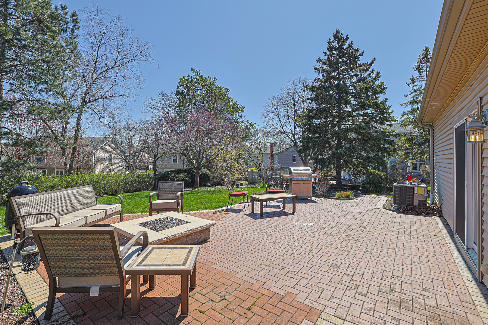 229 Tudor Lane, Schaumburg, IL 60193