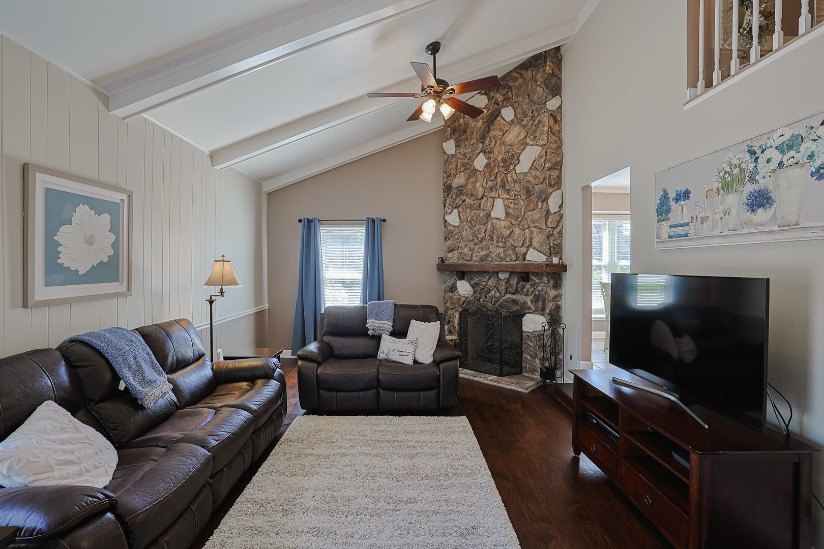 229 Tudor Lane, Schaumburg, IL 60193