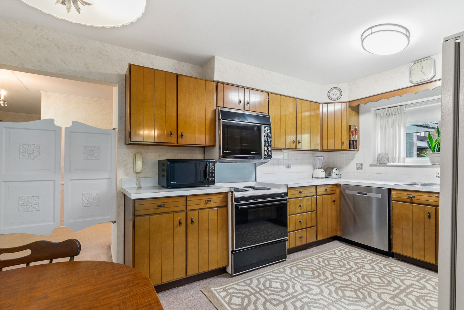 320 Claymoor Road #1C, Hinsdale, IL 60521