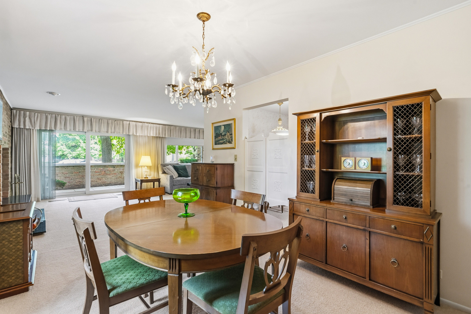 320 Claymoor Road #1C, Hinsdale, IL 60521