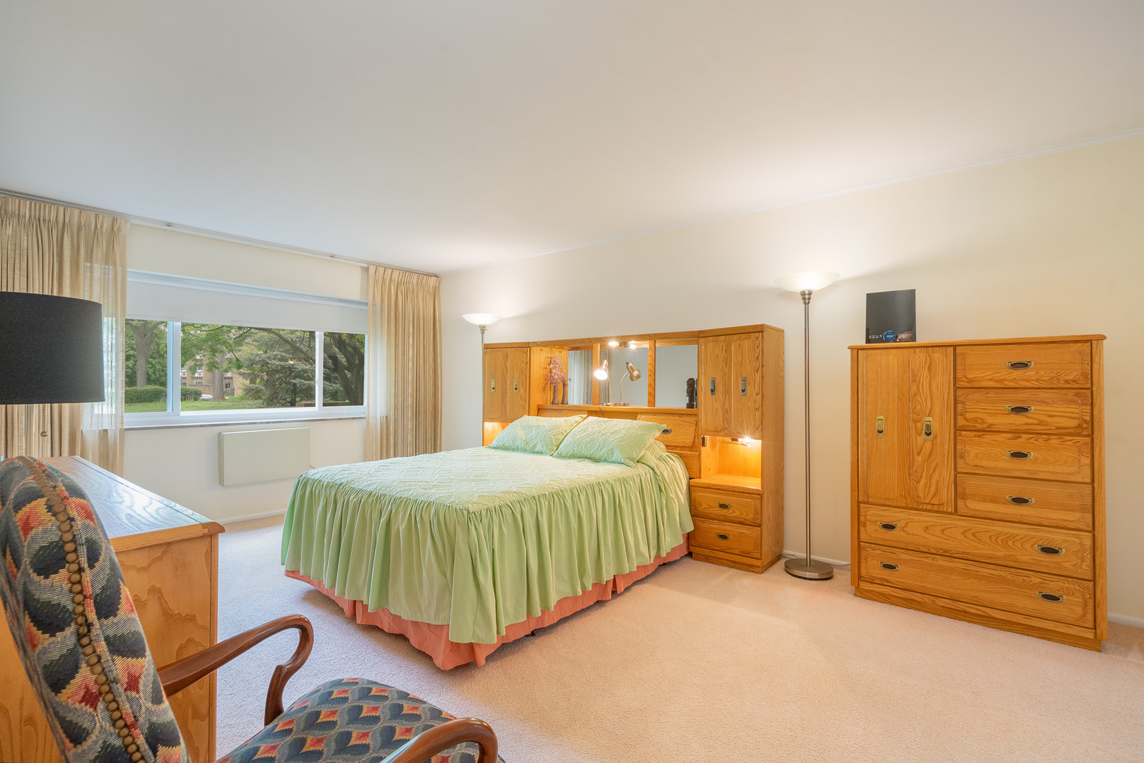 320 Claymoor Road #1C, Hinsdale, IL 60521