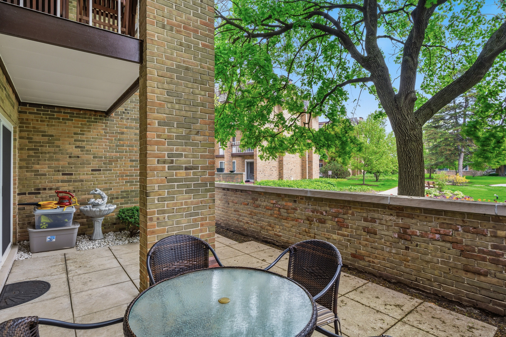 320 Claymoor Road #1C, Hinsdale, IL 60521