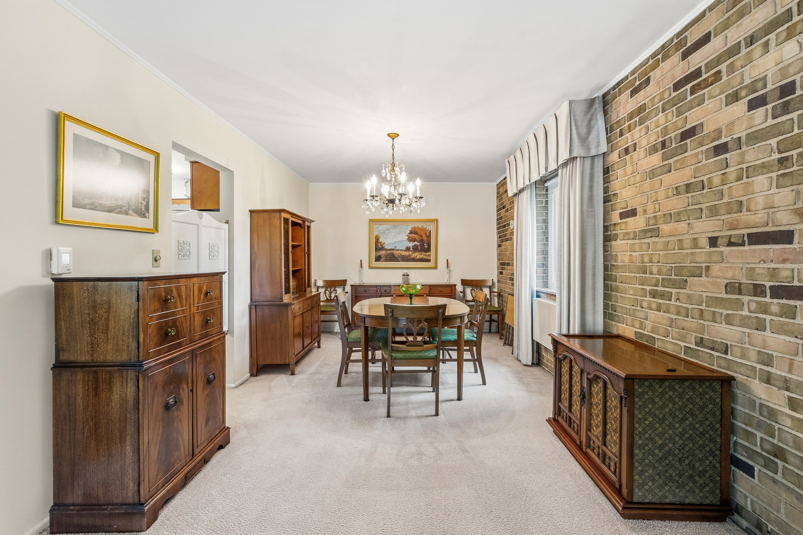 320 Claymoor Road #1C, Hinsdale, IL 60521